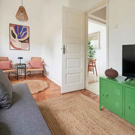 Light-Filled & Renovated Apartment, By Timecooler Lisboa Exteriör bild