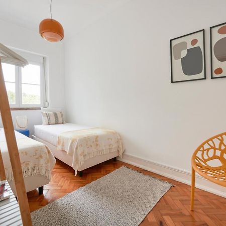 Light-Filled & Renovated Apartment, By Timecooler Lisboa Exteriör bild