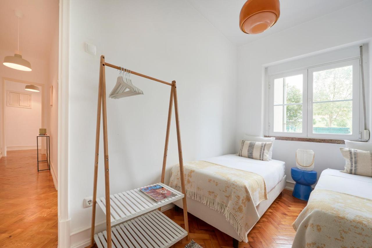 Light-Filled & Renovated Apartment, By Timecooler Lisboa Exteriör bild