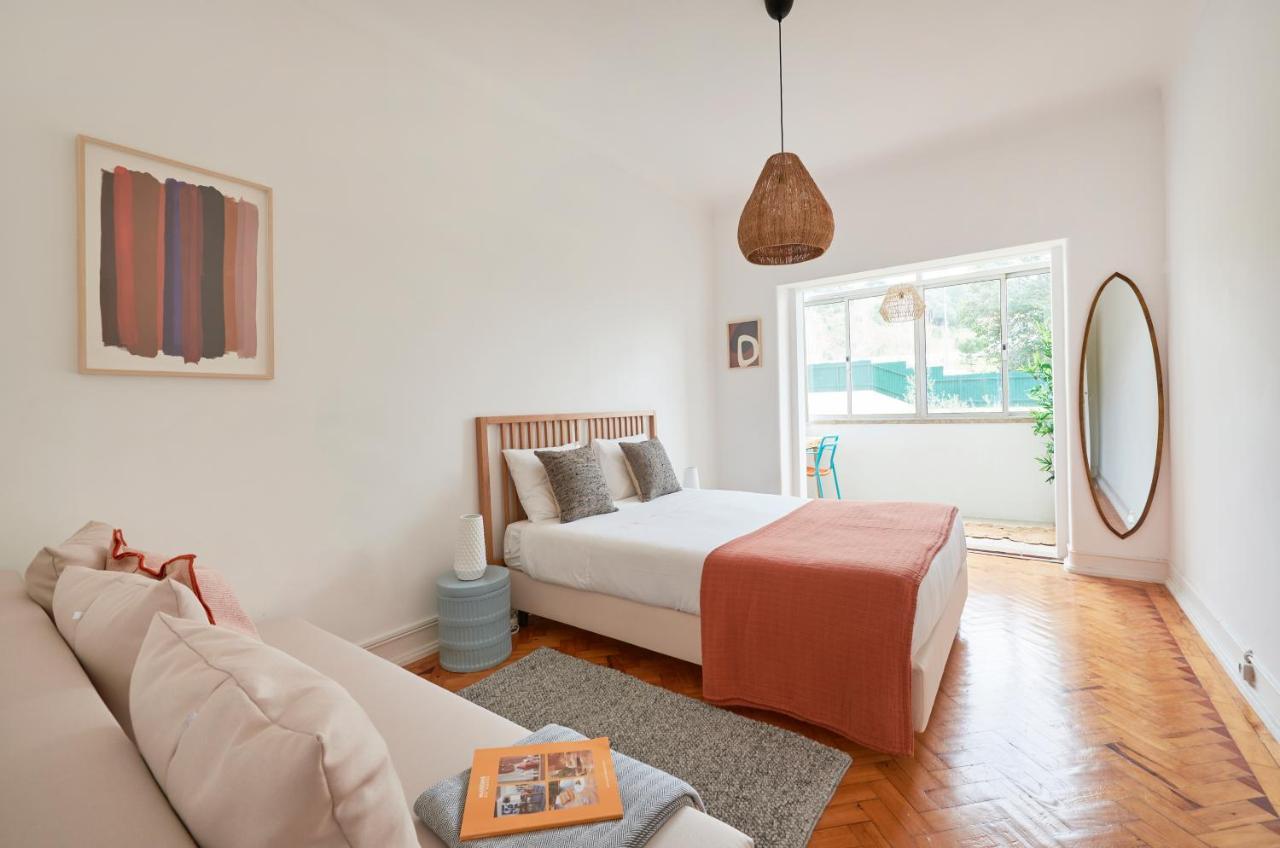 Light-Filled & Renovated Apartment, By Timecooler Lisboa Exteriör bild