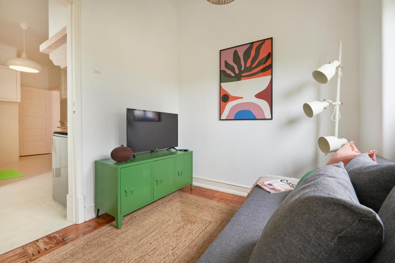 Light-Filled & Renovated Apartment, By Timecooler Lisboa Exteriör bild
