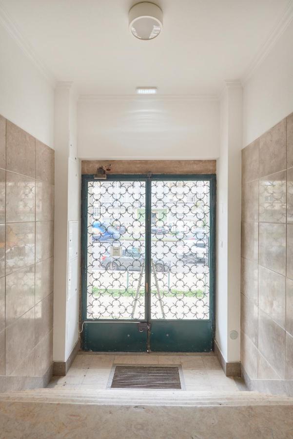 Light-Filled & Renovated Apartment, By Timecooler Lisboa Exteriör bild