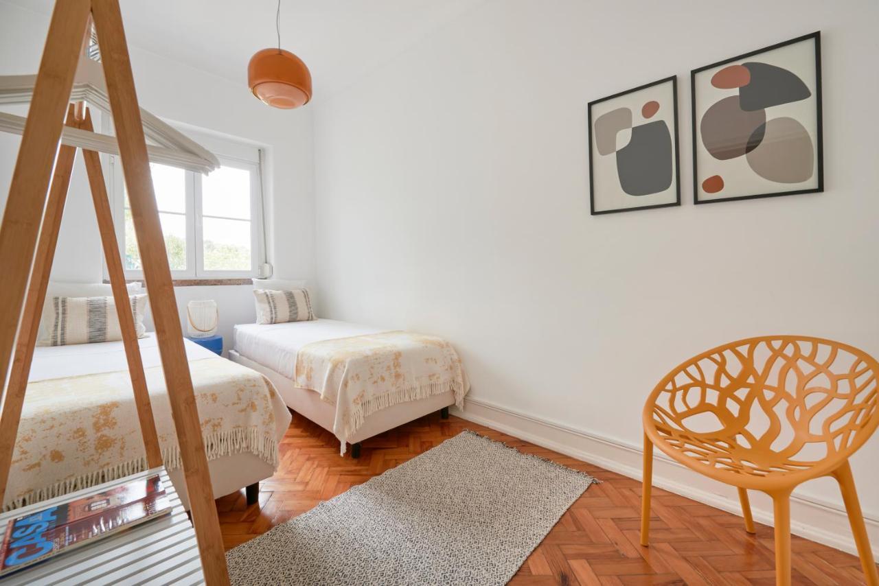 Light-Filled & Renovated Apartment, By Timecooler Lisboa Exteriör bild